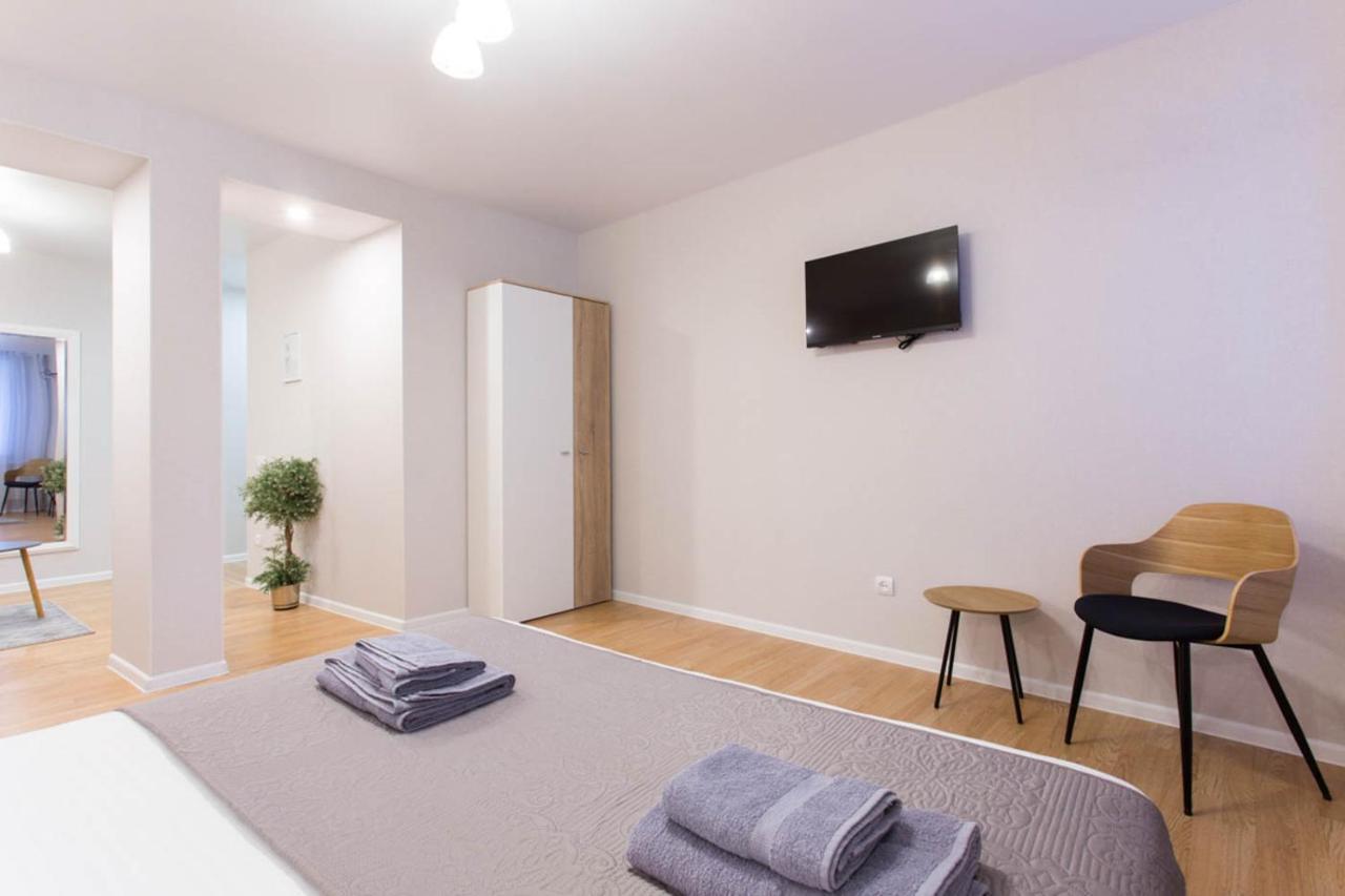 Apartment In The City Center - Gimnasiyna Naberezhna 24A-1 哈尔科夫 外观 照片