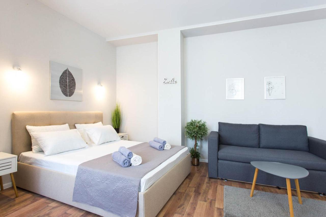 Apartment In The City Center - Gimnasiyna Naberezhna 24A-1 哈尔科夫 外观 照片