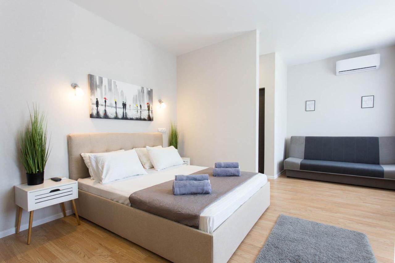 Apartment In The City Center - Gimnasiyna Naberezhna 24A-1 哈尔科夫 外观 照片