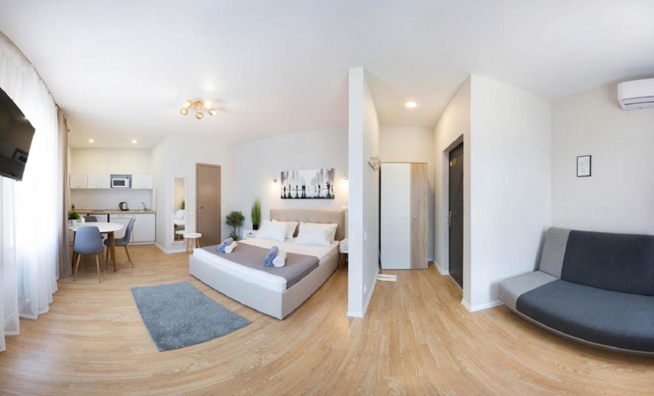 Apartment In The City Center - Gimnasiyna Naberezhna 24A-1 哈尔科夫 外观 照片