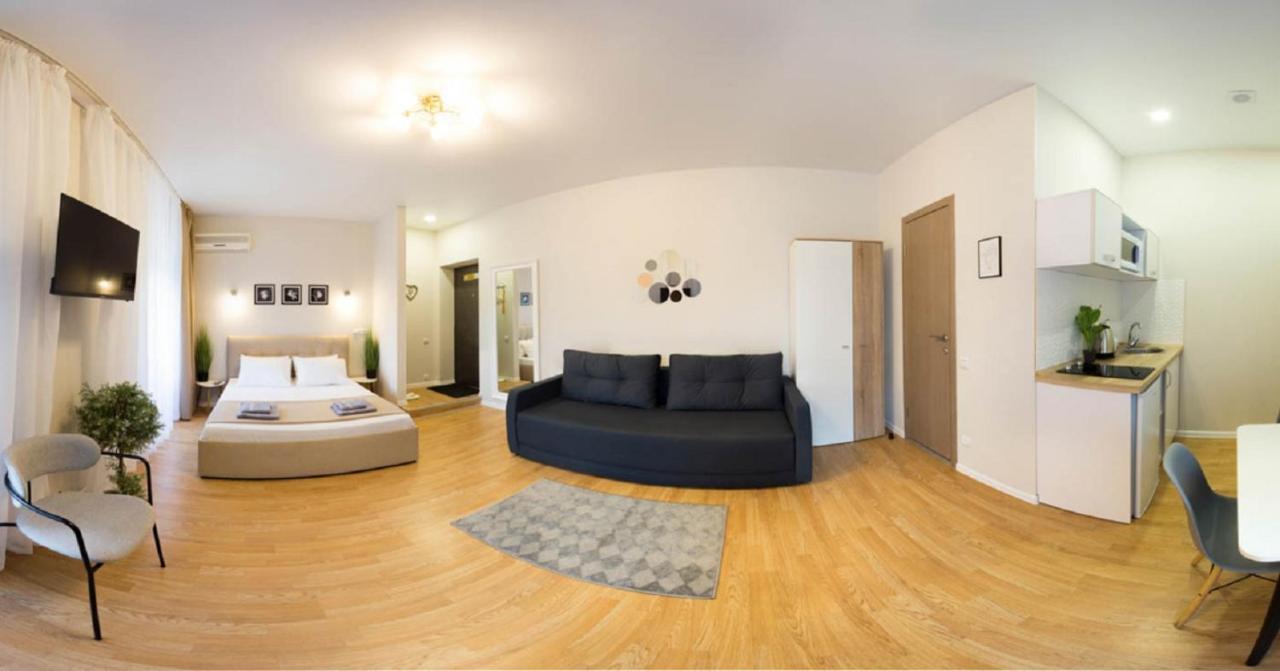 Apartment In The City Center - Gimnasiyna Naberezhna 24A-1 哈尔科夫 外观 照片