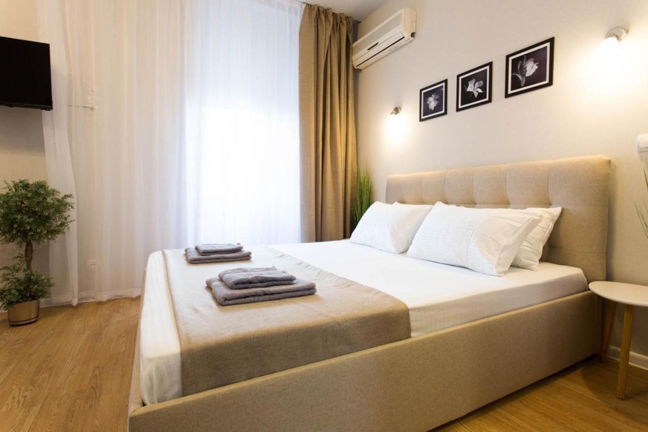 Apartment In The City Center - Gimnasiyna Naberezhna 24A-1 哈尔科夫 外观 照片