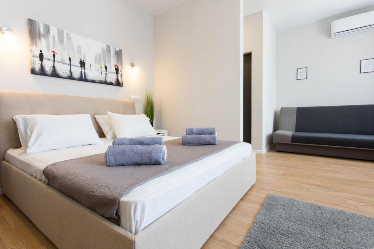 Apartment In The City Center - Gimnasiyna Naberezhna 24A-1 哈尔科夫 外观 照片