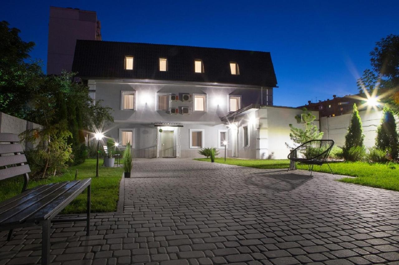 Apartment In The City Center - Gimnasiyna Naberezhna 24A-1 哈尔科夫 外观 照片